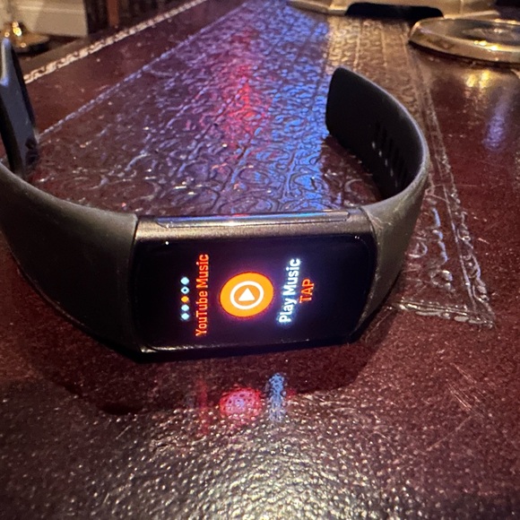 Fitbit Charge 6 - used - Picture 3 of 11